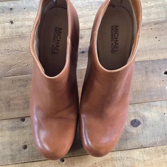 💋Michael Kors Brown Heel Booties - Picture 2 of 8